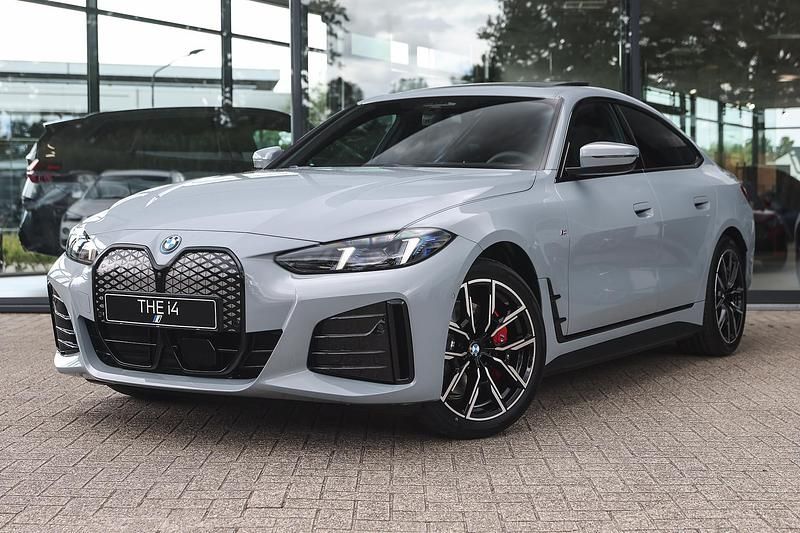 Grijs Nieuw 2025 BMW i4 Executive Sedan | € 78.620 (Duur) - Afbeelding 1/4