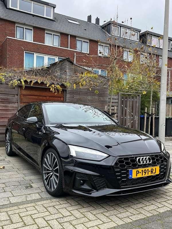 Zwart Gebruikt 2021 Audi A5 Sportback Hatchback | € 35.950 (Duur) - Afbeelding 1/4