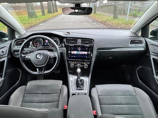 Wit Gebruikt 2018 VW Golf VII Highline Hatchback | € 13.999 (Super prijs) - Afbeelding 1/3