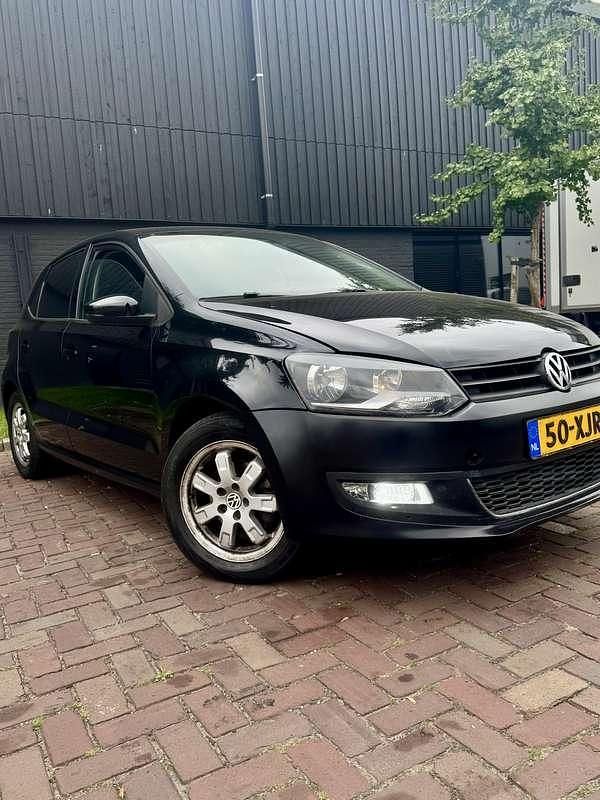 Gebruikt 2010 VW Polo Highline Sedan | € 3.550 (Eerlijke prijs) - Afbeelding 1/4