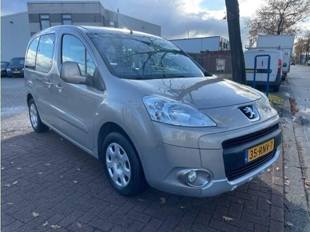 Grijs Gebruikt 2011 Peugeot Partner Tepee MPV | € 6.500 (Eerlijke prijs) - Afbeelding 1/4