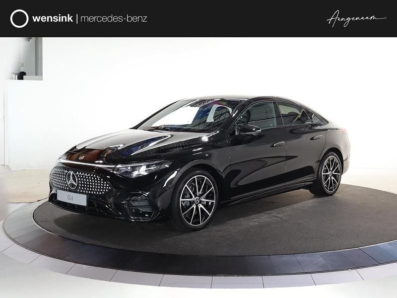 Zwart Nieuw 2025 Mercedes CLA 250+ Edition Sedan | € 59.761 (Eerlijke prijs) - Afbeelding 1/4