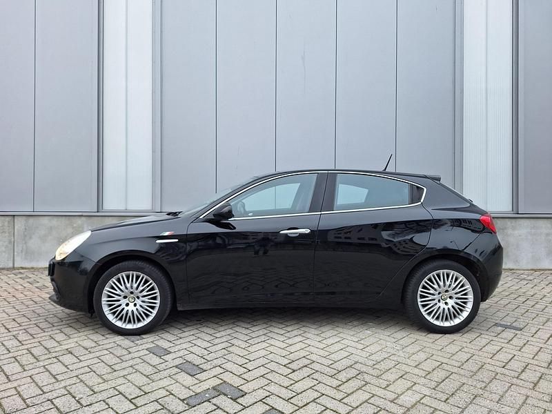 Occasion Alfa Romeo Giulietta Impression 120 PK (88 kW) 2012 Zwart Hatchback