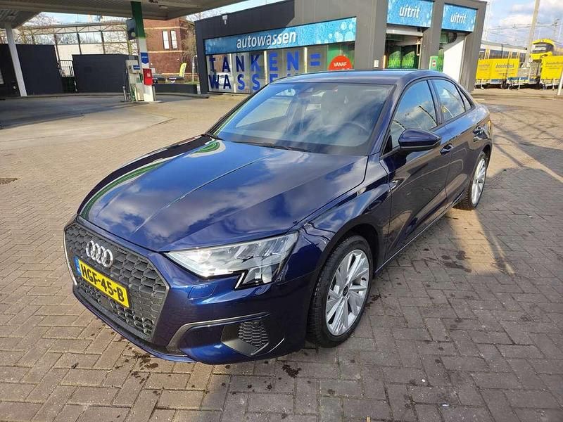 Blauw Gebruikt 2024 Audi A3 Sedan | € 31.500 (Goede deal) - Afbeelding 1/4