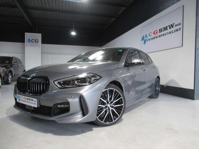 Occasion BMW 118 Shadowline 136 PK (100 kW) 2023 Grijs Hatchback