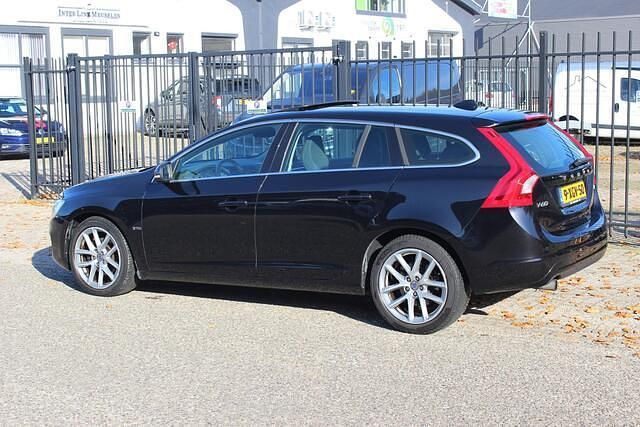 Occasion Volvo V60 Momentum 114 PK (83 kW) 2014 Zwart Stationwagen