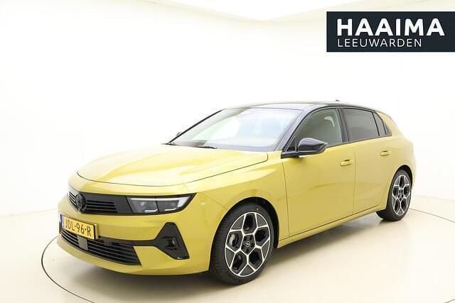 Geel Nieuw 2025 Opel Astra Hatchback | € 45.950 - Afbeelding 1/4