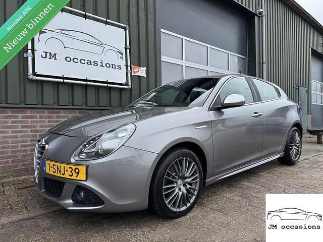 Grijs Gebruikt 2013 Alfa Romeo Giulietta Hatchback | € 8.995 (Eerlijke prijs) - Afbeelding 1/4
