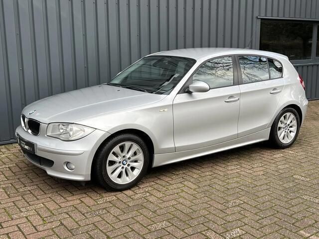 Grijs Gebruikt 2005 BMW 118 Executive Hatchback | € 7.995 (Duur) - Afbeelding 1/4