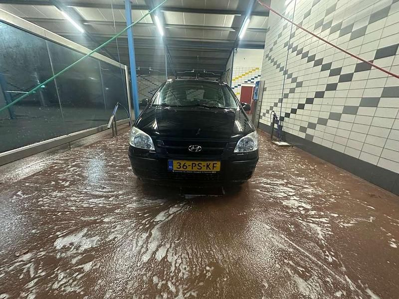 Zwart Gebruikt 2004 Hyundai Getz Active Hatchback | € 850 (Eerlijke prijs) - Afbeelding 1/4