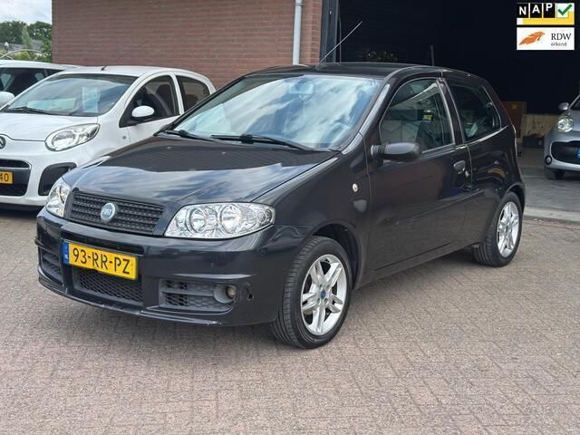 Zwart Gebruikt 2005 Fiat Punto Hatchback | € 1.650 (Eerlijke prijs) - Afbeelding 1/4