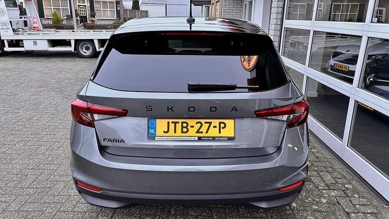 Occasion Skoda Fabia Business Line 95 PK (69 kW) 2025 Grijs (metallic) Hatchback