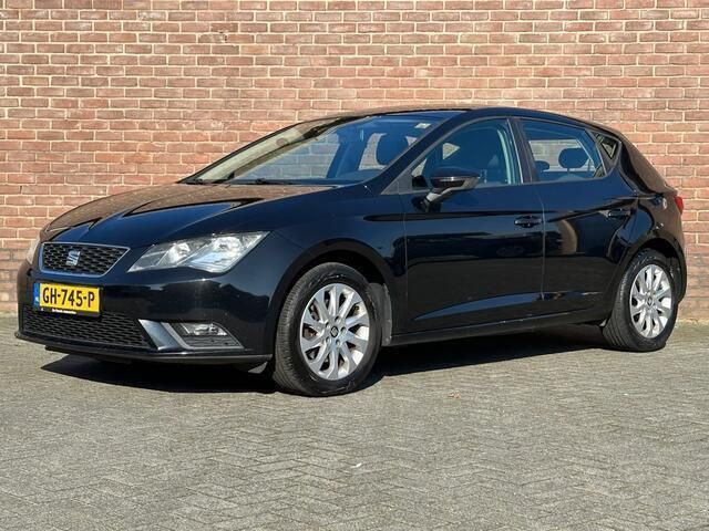 Zwart Gebruikt 2013 Seat Leon Reference Hatchback | € 6.950 (Eerlijke prijs) - Afbeelding 1/4