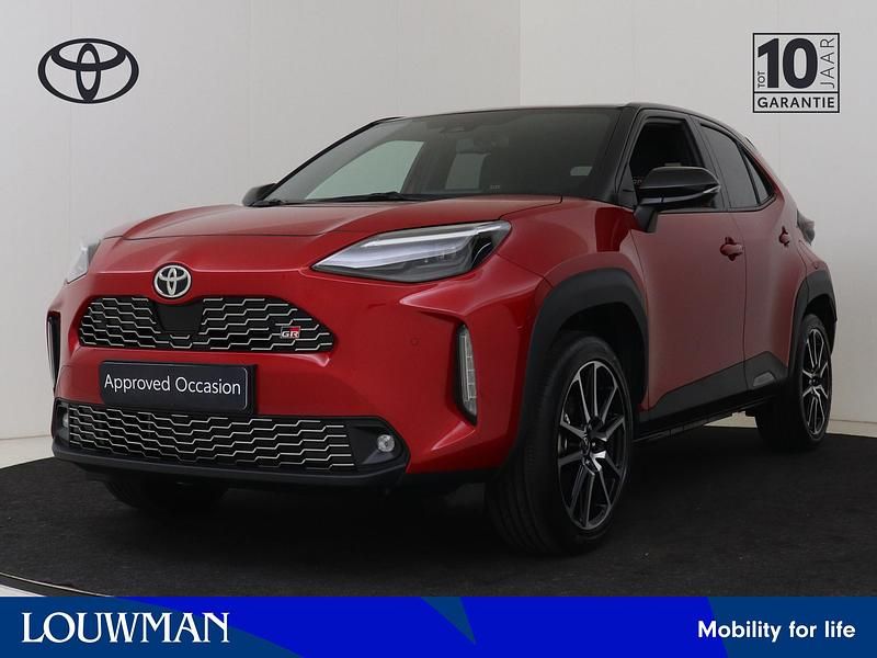 Rood Occasion 2023 Toyota Yaris Cross Sport SUV | € 33.495 (Eerlijke prijs) - Afbeelding 1/4