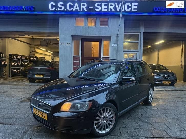 Zwart (metallic) Occasion 2007 Volvo V50 Stationwagen | € 2.199 (Goede deal) - Afbeelding 1/4