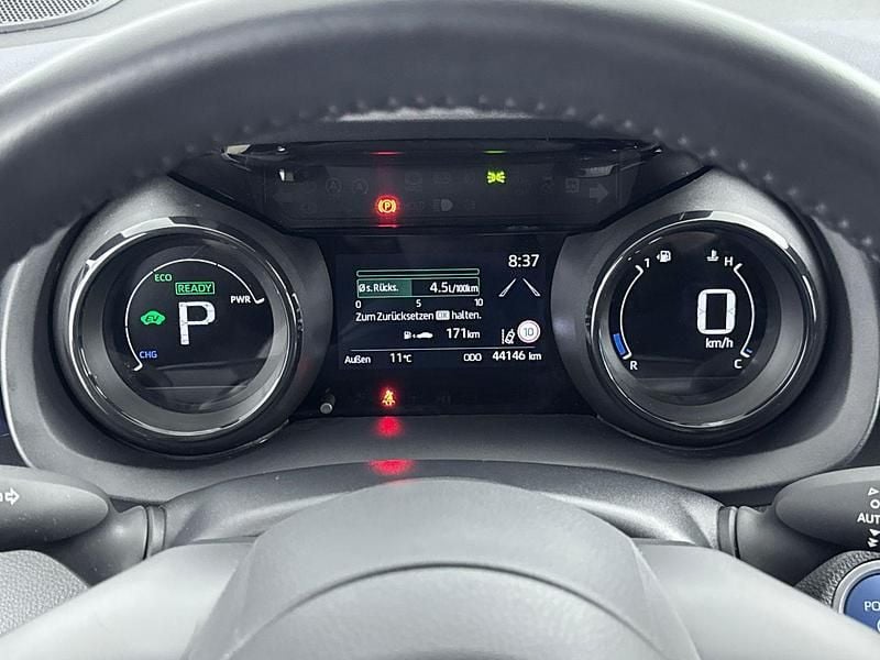 Occasion Toyota Yaris Executive 116 PK (85 kW) 2021 Blauw Hatchback