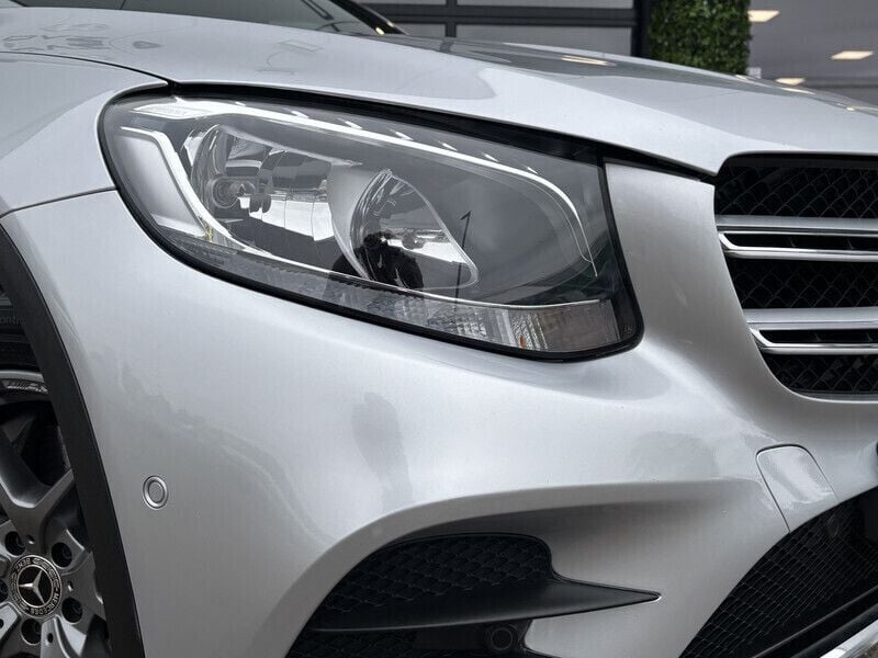 Grijs Gebruikt 2018 Mercedes GLC350 Business SUV | € 29.950 (Goede deal) - Afbeelding 1/4