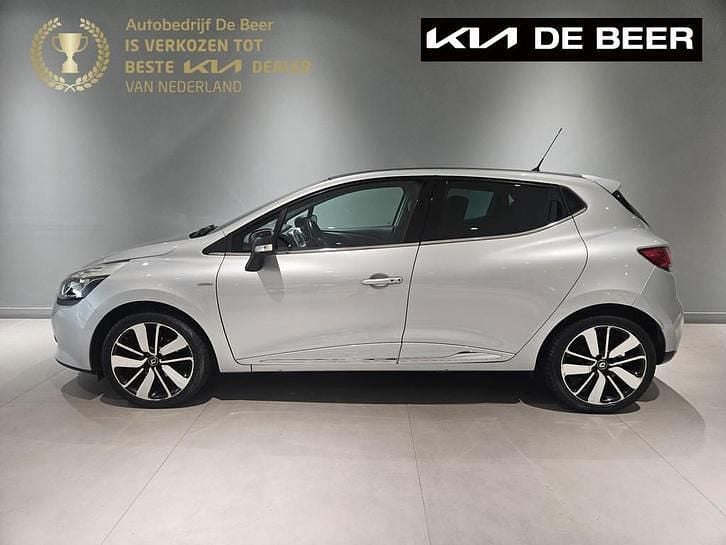 Grijs (metallic) Occasion 2016 Renault Clio IV Iconic Hatchback | € 7.495 (Eerlijke prijs) - Afbeelding 1/4