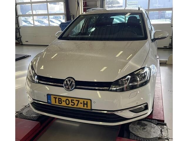 Wit Occasion 2017 VW Golf VII Comfortline Stationwagen | € 13.950 (Eerlijke prijs) - Afbeelding 1/4