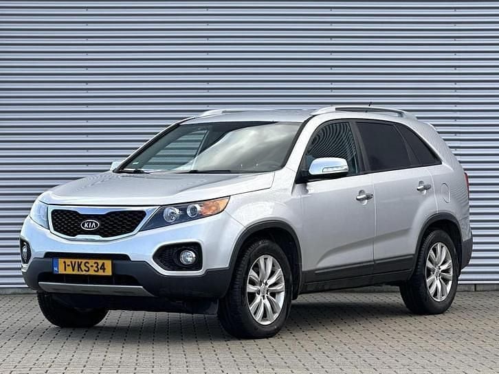 Bright silver metallic (3d) Gebruikt 2011 Kia Sorento SUV | € 1.999 (Duur) - Afbeelding 1/4