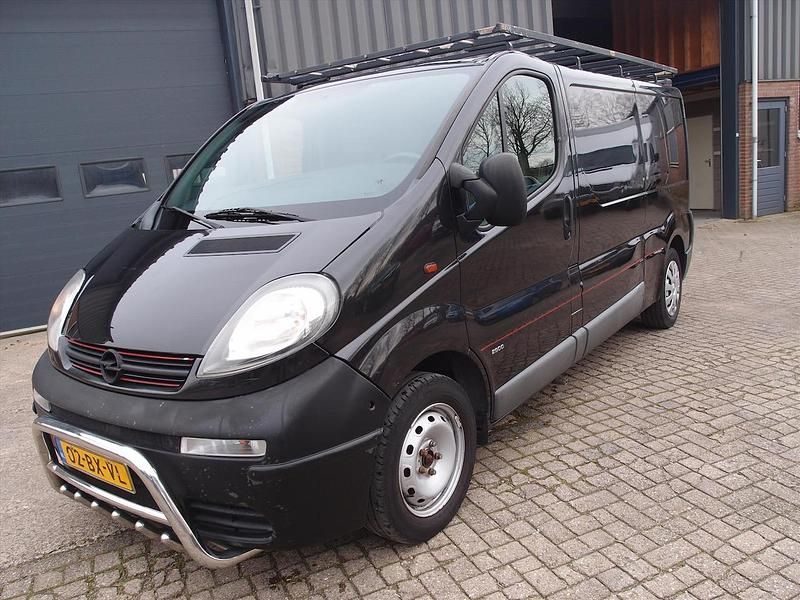Occasion Opel Vivaro 2006 Zwart (metallic) MPV
