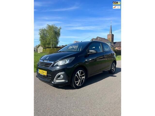 Zwart Gebruikt 2015 Peugeot 108 Envy Hatchback | € 5.499 (Eerlijke prijs) - Afbeelding 1/4