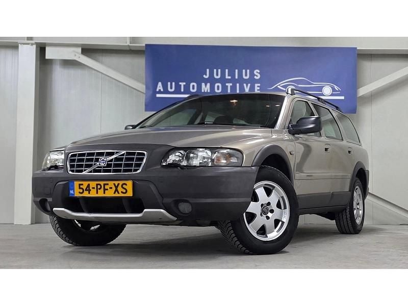 Beige Gebruikt 2004 Volvo XC70 Comfort SUV | € 3.443 (Goede deal) - Afbeelding 1/3