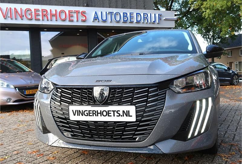 Occasion Peugeot 208 Allure 101 PK (74 kW) 2024 Grijs Hatchback