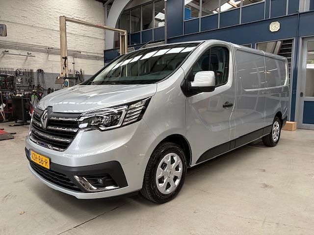 Grijs Gebruikt 2023 Renault Trafic Van | € 22.650 (Eerlijke prijs) - Afbeelding 1/4