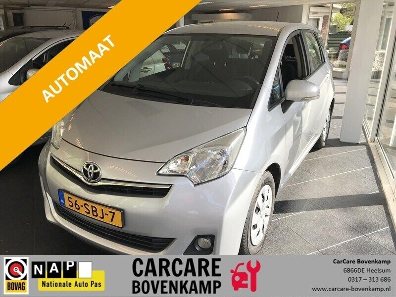 Zilver Gebruikt 2011 Toyota Verso-S MPV | € 9.450 (Duur) - Afbeelding 1/4