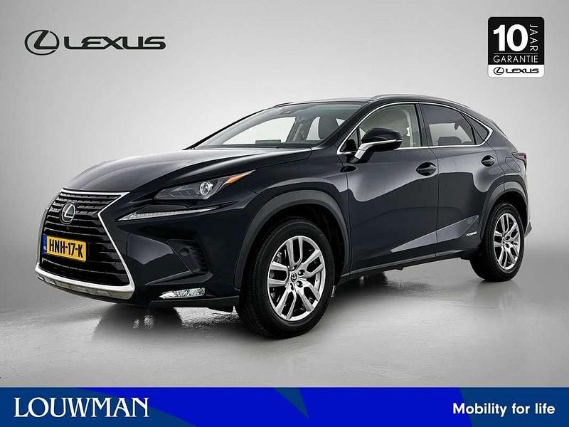 Zwart Gebruikt 2020 Lexus NX300h Luxury Line SUV | € 38.950 (Eerlijke prijs) - Afbeelding 1/3