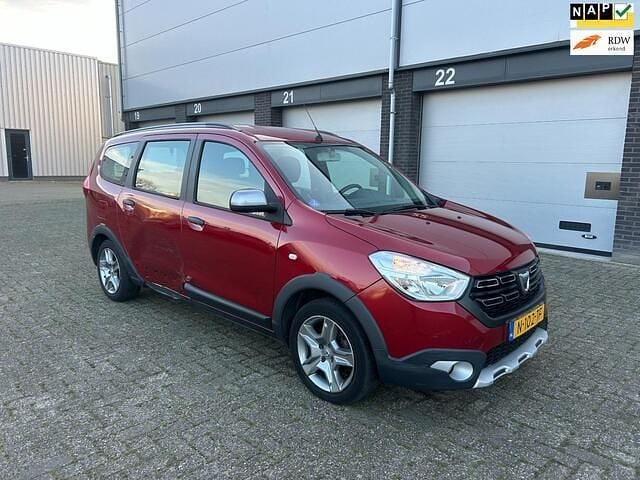 Occasion Dacia Lodgy Stepway 131 PK (96 kW) 2022 Rood (metallic) MPV