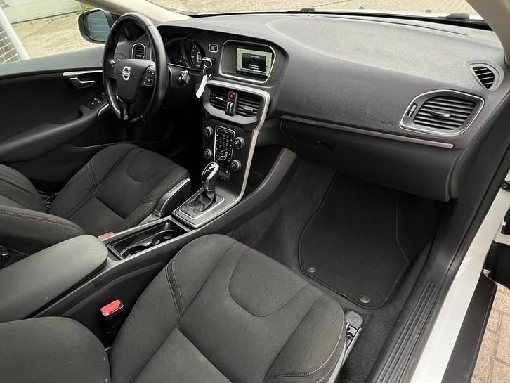 Occasion Volvo V40 CC Momentum 152 PK (111 kW) 2016 Stationwagen