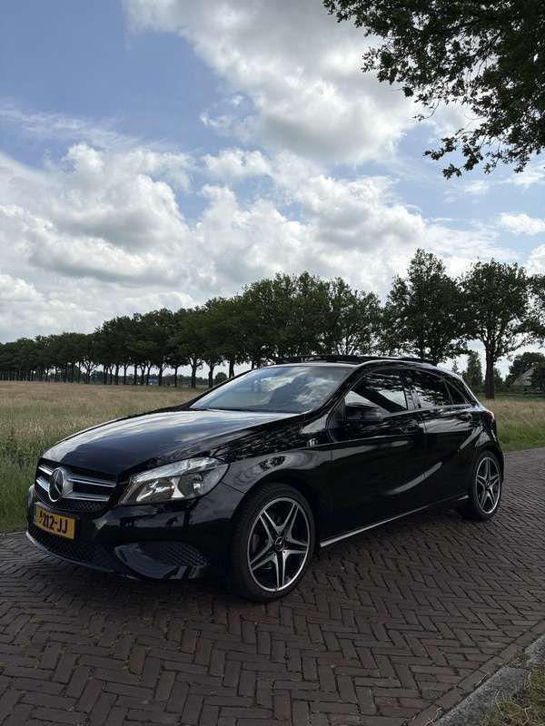 Zwart Gebruikt 2013 Mercedes A180 Prestige Stationwagen | € 9.750 (Eerlijke prijs) - Afbeelding 1/4