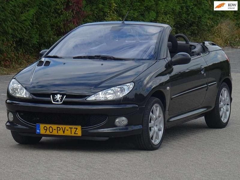 Zwart Gebruikt 2005 Peugeot 206 CC Cabriolet | € 2.499 (Eerlijke prijs) - Afbeelding 1/4
