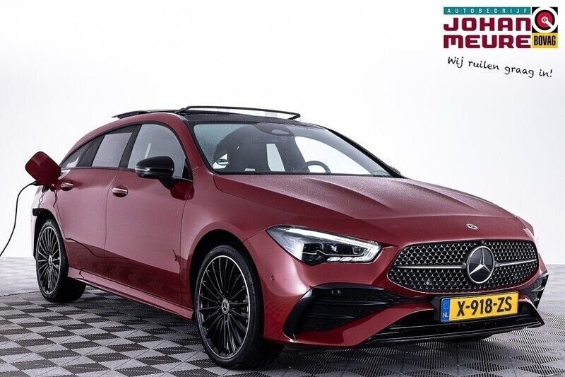 Rood Gebruikt 2024 Mercedes CLA250e Shooting Brake AMG line Stationwagen | € 39.900 (Eerlijke prijs) - Afbeelding 1/4