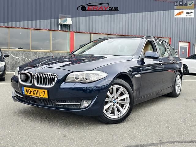 Blauw Gebruikt 2012 BMW 528 Executive Stationwagen | € 12.999 (Duur) - Afbeelding 1/4