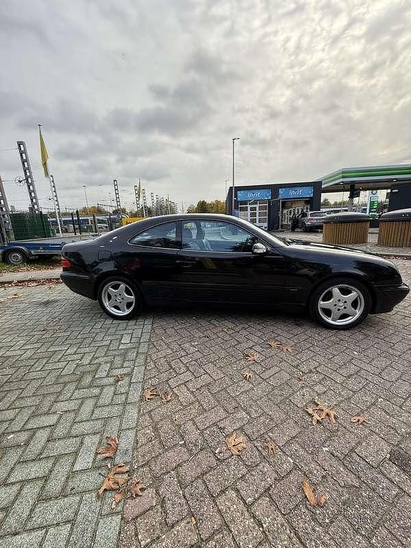 Zwart Gebruikt 2000 Mercedes CLK230 Elegance Coupé | € 2.750 (Iets duurder) - Afbeelding 1/4