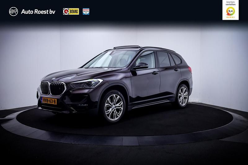 Bruin Gebruikt 2022 BMW X1 Sport Line SUV | € 32.925 - Afbeelding 1/4