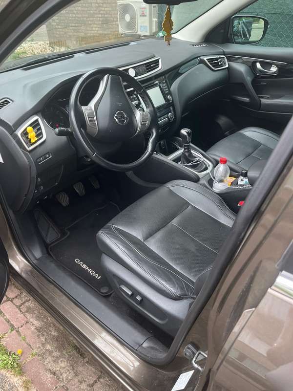 Bruin Gebruikt 2014 Nissan Qashqai Tekna SUV | € 13.500 (Duur) - Afbeelding 1/4