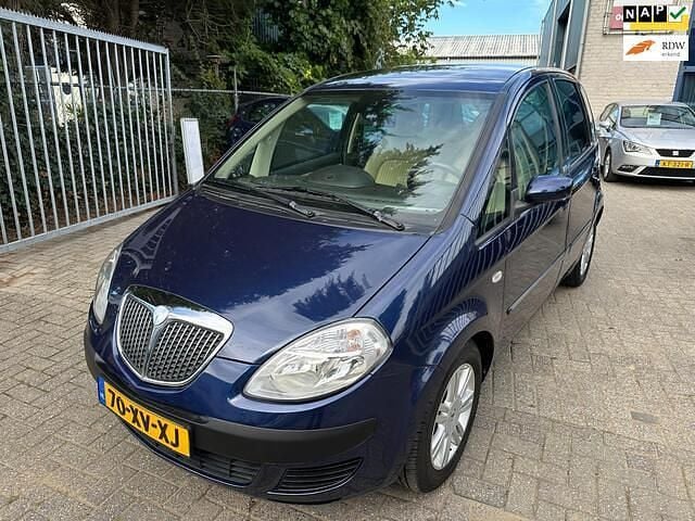 Blauw Gebruikt 2007 Lancia Musa MPV | € 3.495 (Eerlijke prijs) - Afbeelding 1/4