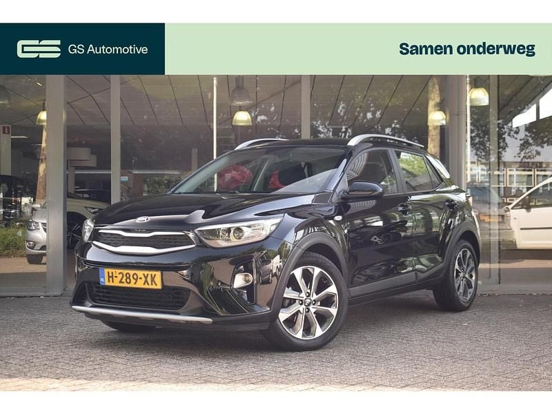 Zwart Gebruikt 2020 Kia Stonic SUV | € 13.995 (Eerlijke prijs) - Afbeelding 1/4