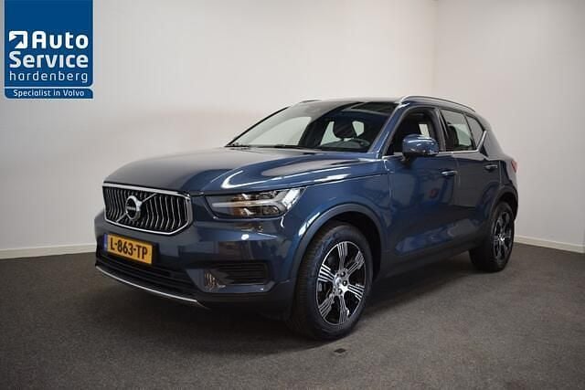 Blauw Gebruikt 2021 Volvo XC40 Inscription SUV | € 28.650 (Eerlijke prijs) - Afbeelding 1/4