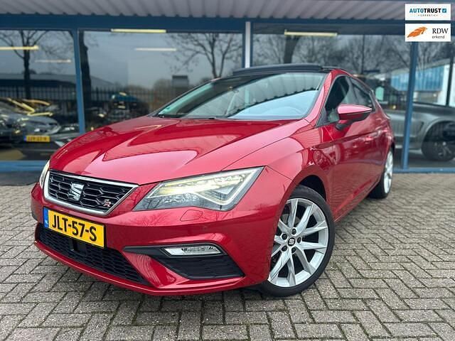 Rood Gebruikt 2017 Seat Leon FR Hatchback | € 14.995 (Eerlijke prijs) - Afbeelding 1/4
