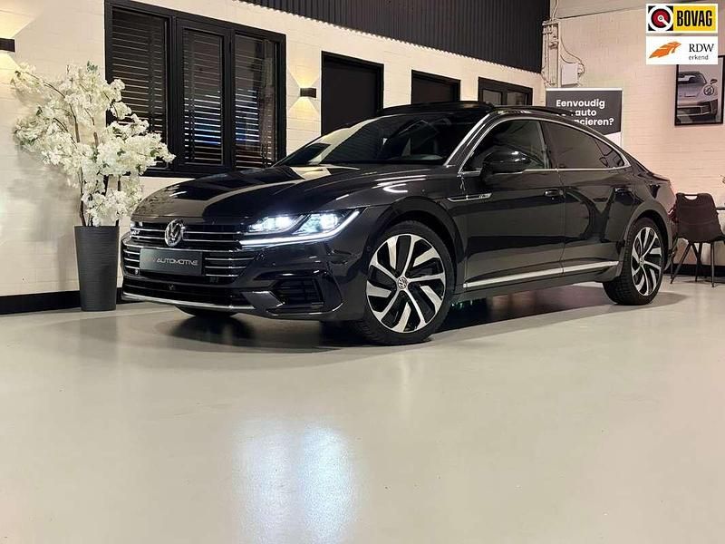 Grijs Occasion 2018 VW Arteon R-line Hatchback | € 27.950 (Iets duurder) - Afbeelding 1/4