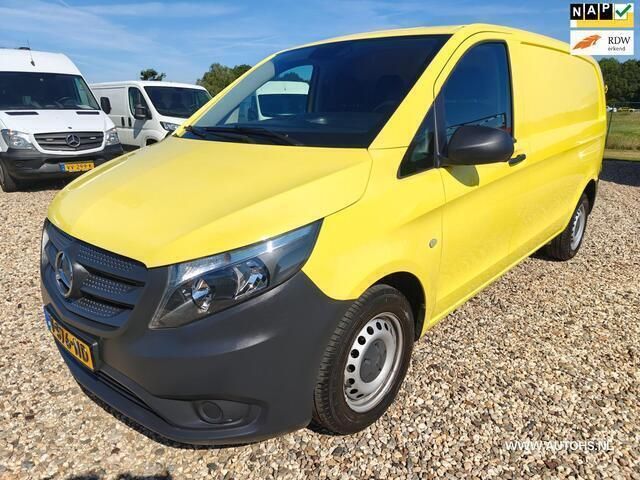 Geel Gebruikt 2018 Mercedes Vito MPV | € 11.250 (Goede deal) - Afbeelding 1/4