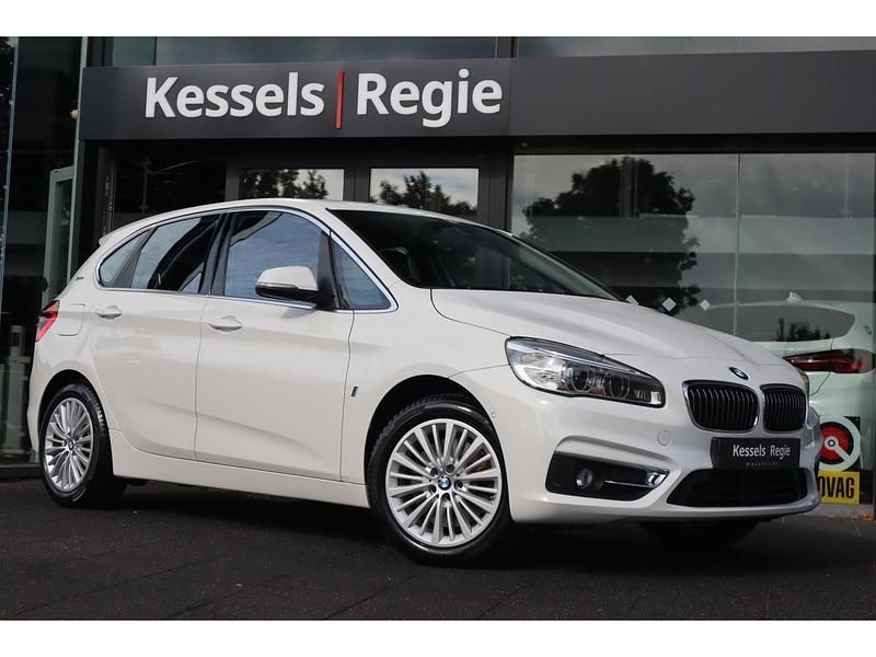 Wit Gebruikt 2016 BMW 225 Active Tourer Executive MPV | € 16.950 (Eerlijke prijs) - Afbeelding 1/4