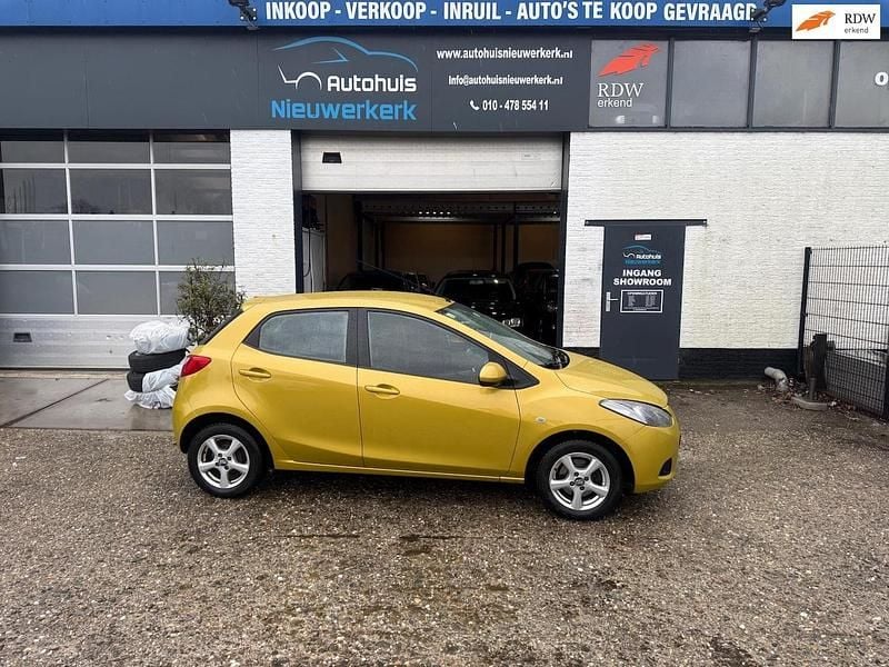 Goud Occasion 2008 Mazda 2 Touring Hatchback | € 4.399 (Eerlijke prijs) - Afbeelding 1/4