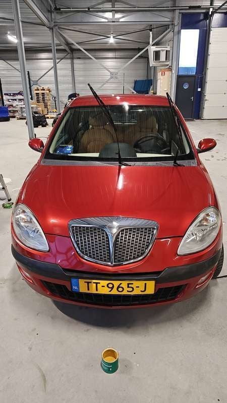 Rood Gebruikt 2004 Lancia Ypsilon Hatchback | € 1.500 - Afbeelding 1/4