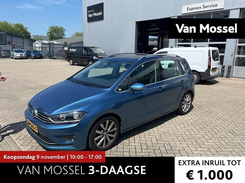 Blauw Gebruikt 2015 VW Golf Sportsvan Highline MPV | € 14.900 (Eerlijke prijs) - Afbeelding 1/4